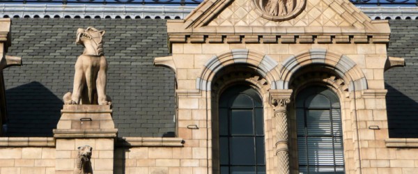 Detalle de la fachada del Museo de Historia Natural de Londres